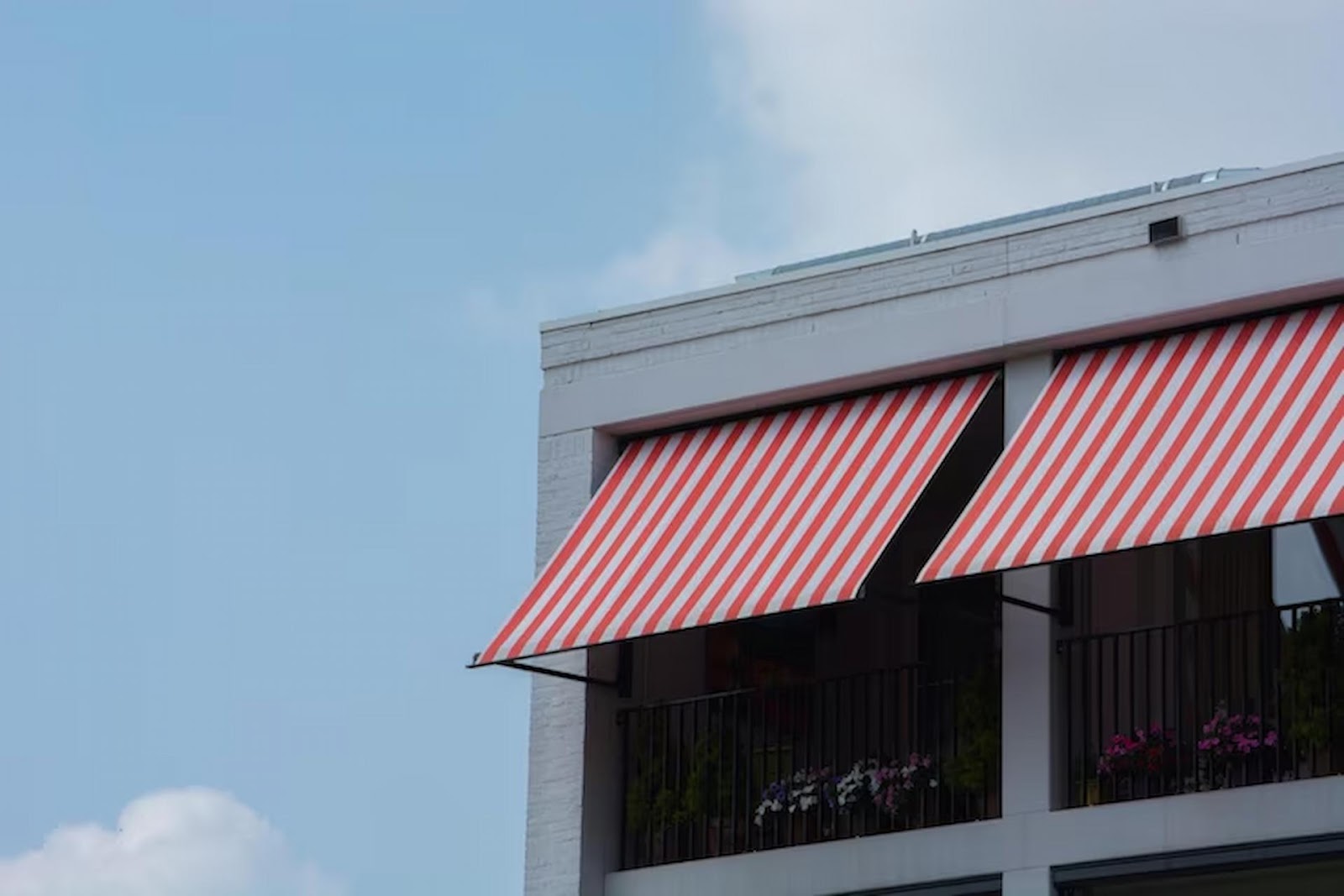 Maximizing Energy Efficiency with the Right House Awning