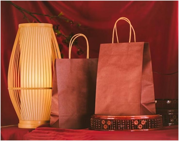 The Difference Between Kraft Paper, Coated Paper and Luxury Laminated Bags for Retail Use
